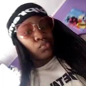 Meet your Posher, Leslie